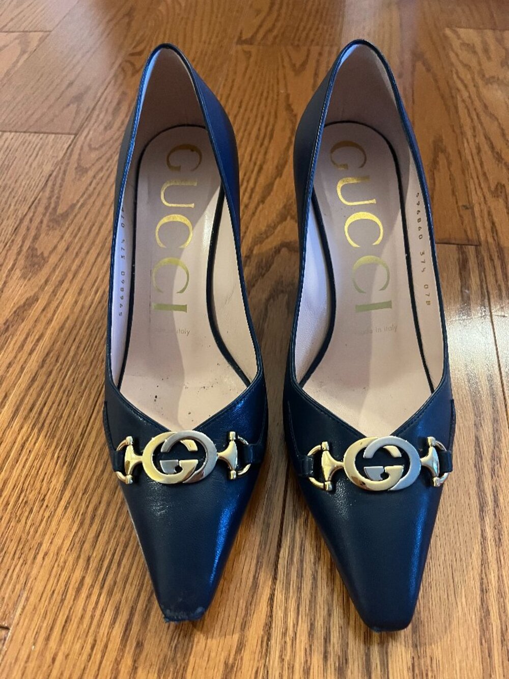 Gucci Navy Pumps